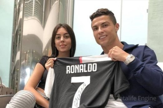 Ronaldu “Instagram”dan ən çox gəlir götürən futbolçu oldu - SİYAHI