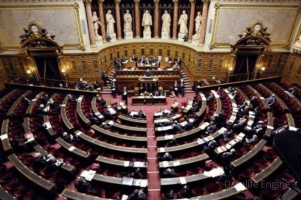 Fransa Senatında müzakirələr, yoxsa əvvəlcədən hazırlanmış teatr tamaşası?