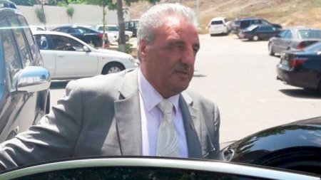 Tağı Əhmədovun ayaqları tutuldu - Keçmiş məmur əlil arabasında