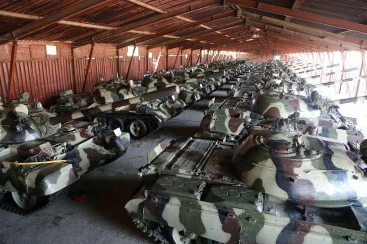 Ukraynada Rusiyanın tank alayının komandiri özünü güllələdi - İDDİA