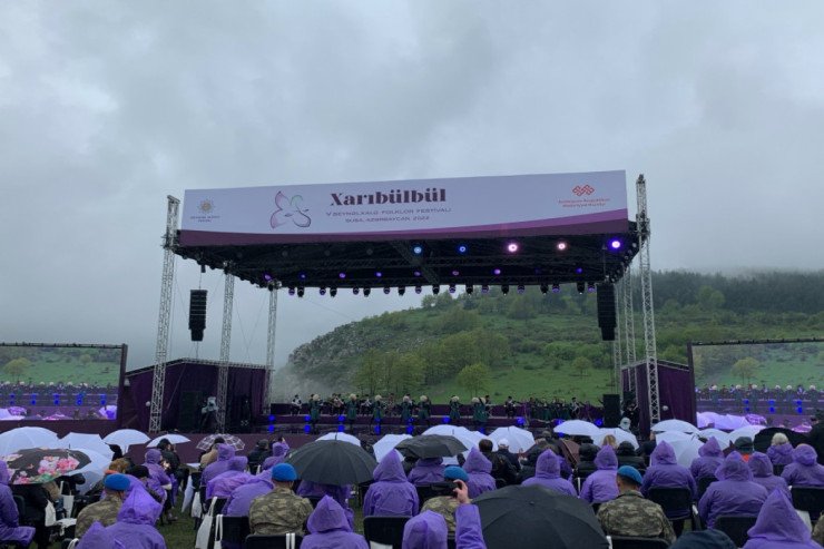 Şuşada V “Xarıbülbül” Festivalı başladı: Prezident və birinci xanım açılışda - VİDEO - YENİLƏNİB