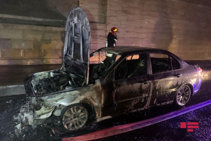 Bakıda avtomobilin yanması tıxaca səbəb oldu – sürücü tapılmır -FOTO