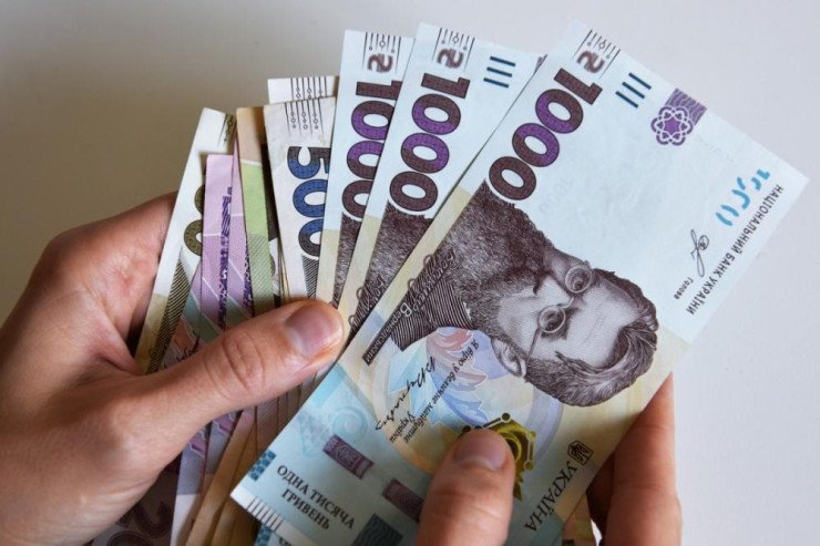 Ukraynada devalvasiya: Milli valyuta 25 faiz ucuzlaşdı