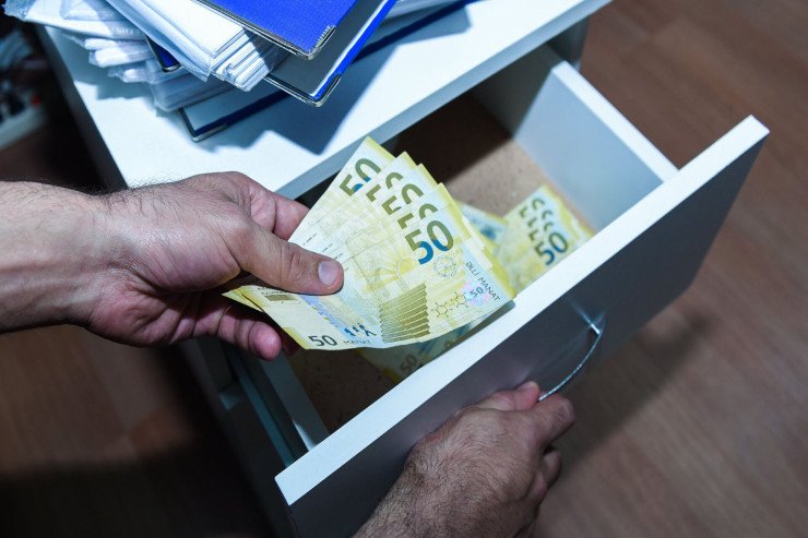 Azərbaycanda korrupsiyaya görə 83 məmur...
