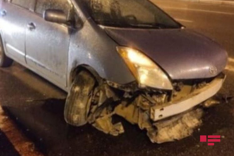 Bakıda 2 "Prius" toqquşdu -FOTO Bakıda 2 "Prius" toqquşdu -FOTO