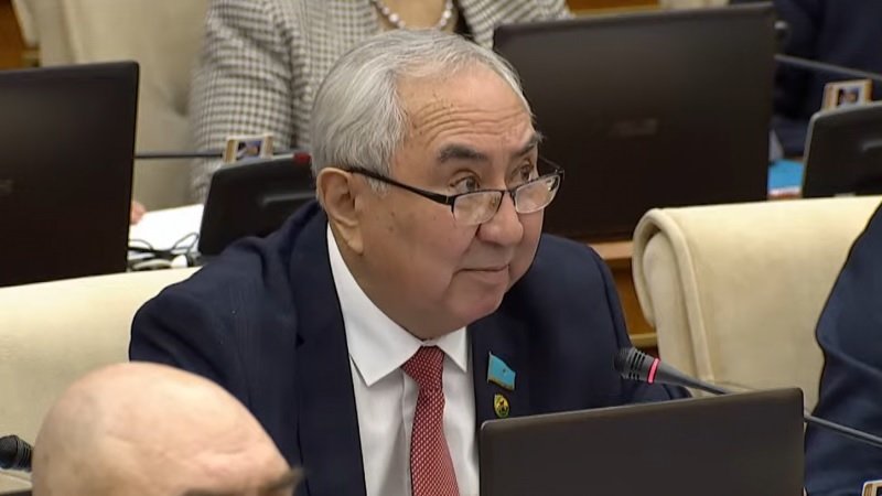 Deputat köləlikdə İTTİHAM OLUNDU Deputat köləlikdə İTTİHAM OLUNDU