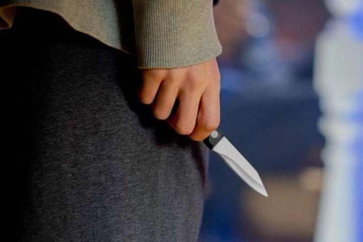Bakıda ŞOK: 13 yaşlı uşaq adam bıçaqladı