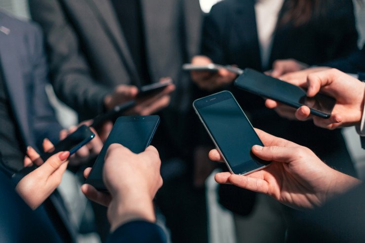 Ən davamlı smartfonlar: Daha çox enerji saxlayırlar - SİYAHI
