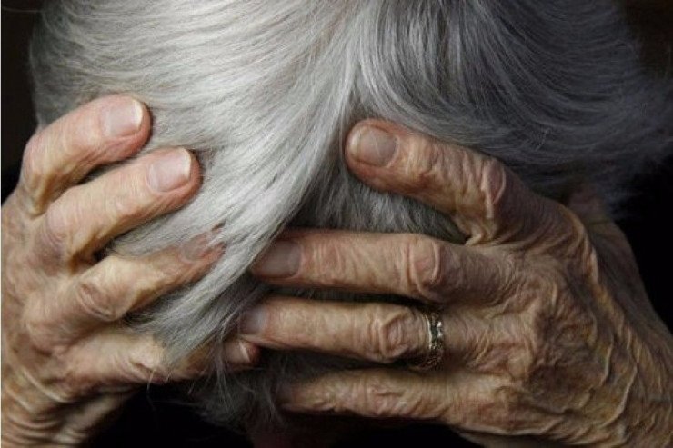 Dostunu döyüb, 83 yaşlı anasını zorladı Dostunu döyüb, 83 yaşlı anasını zorladı