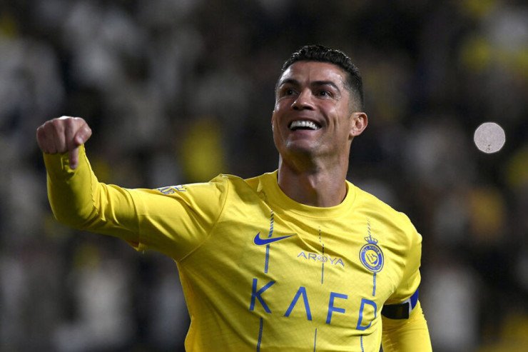 Ronaldo vurduğu qollarda Messini qabaqlayır