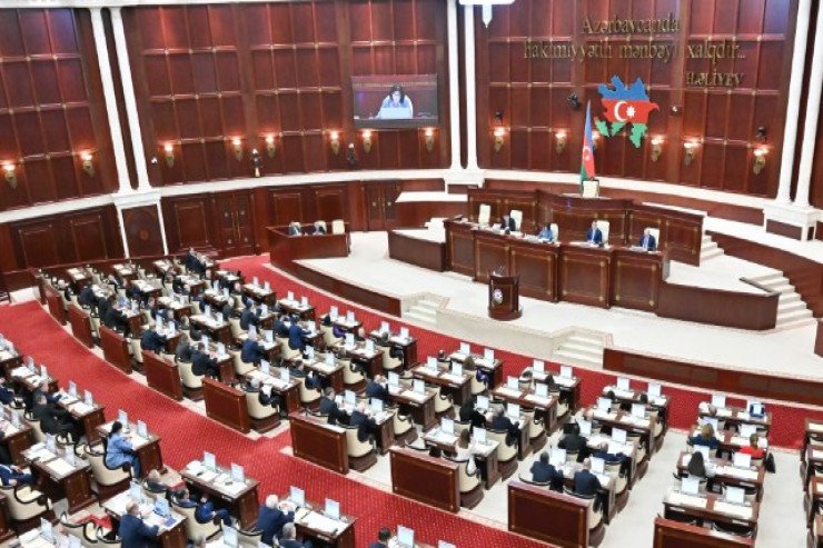 125 deputat mandatı uğrunda 991 namizəd var